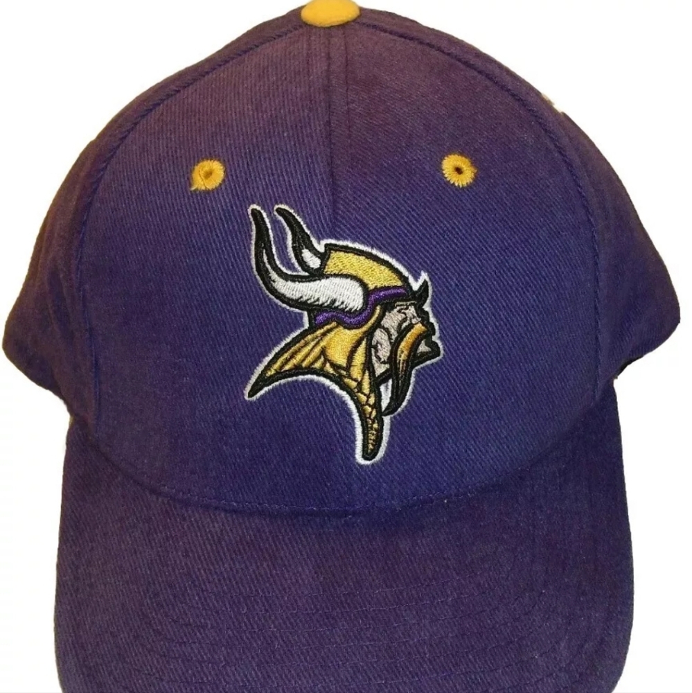 Minnesota Vikings Mens Stretch Fit One Fit hat New Purple NFL